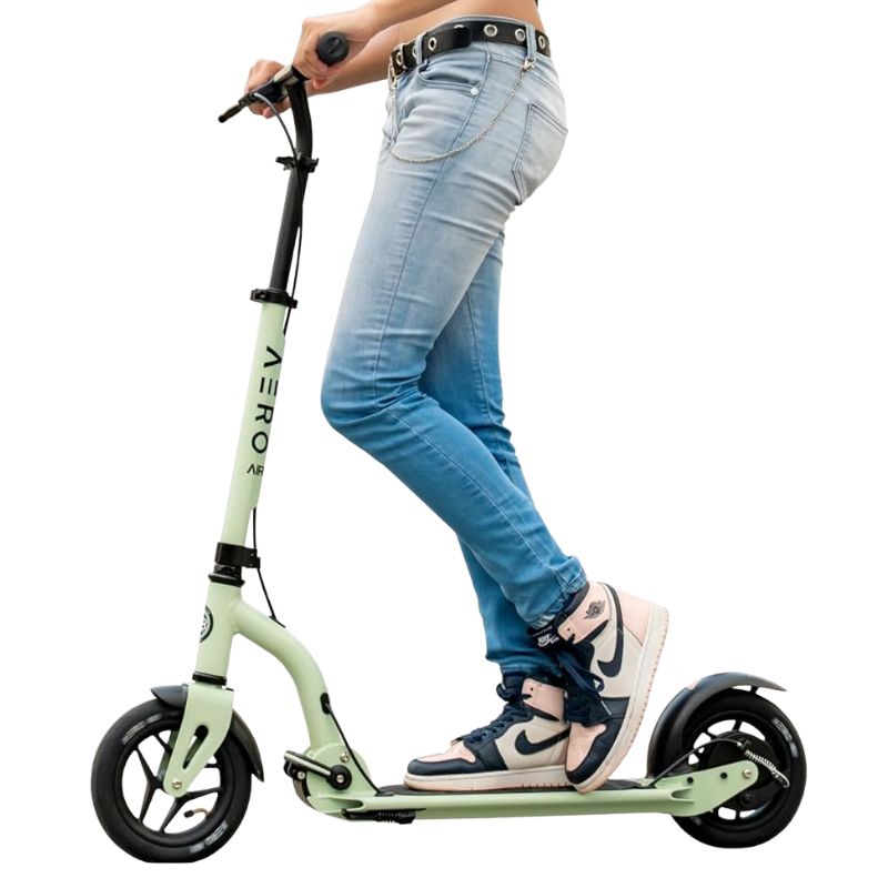 קורקינט AERO AIR מתקפל עם גלגלי אוויר גדולים ומעצור ידני צבע ירוק בהיר