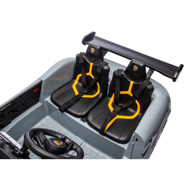 רכב ספורט פורשה RUF CTR 3 כסוף 12 וולט עם מושב זוגי מרופד 4X4 ממונע לילדים — תמונה 4